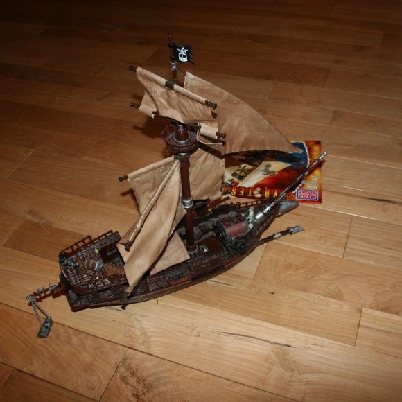 Mega Bloks Pyrates Captain Cutlass StormStalker Ship - Picture 6 of 11